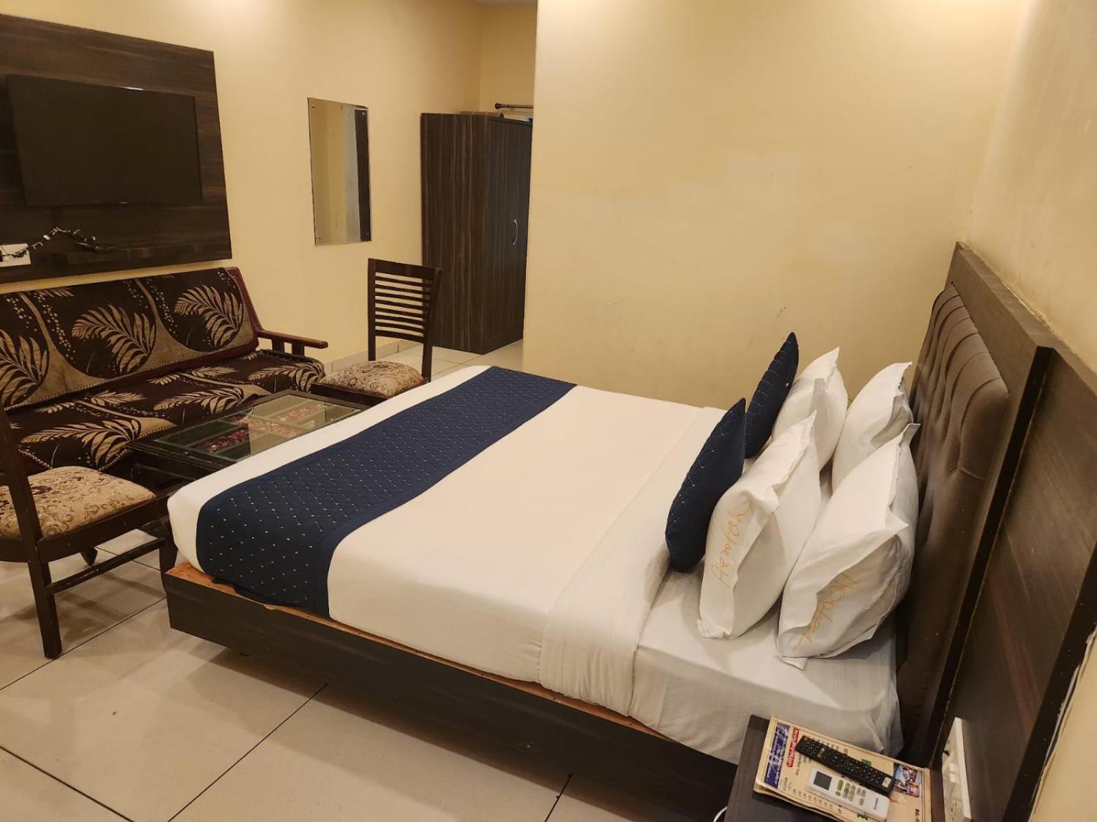 Hotel Aerotech Near Delhi Airport New Delhi Eksteriør bilde