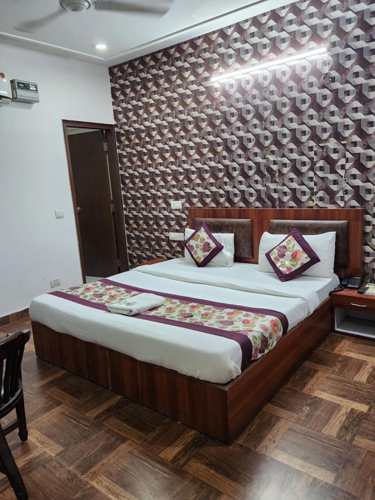 Hotel Aerotech Near Delhi Airport New Delhi Eksteriør bilde